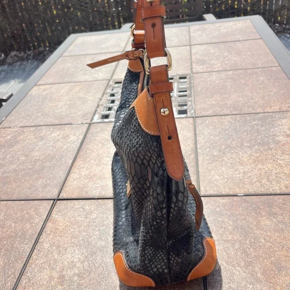 Dooney & Bourke GENUINE LEATHER Black and Tan Erica Snakeskin Women's Bag Set - Picture 13 of 16